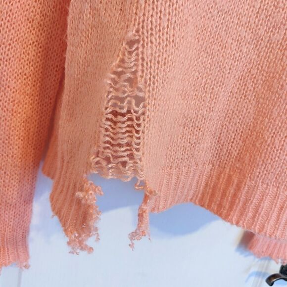 Distressed Knit Sweater in peach color Large @i1 - Picture 2 of 10